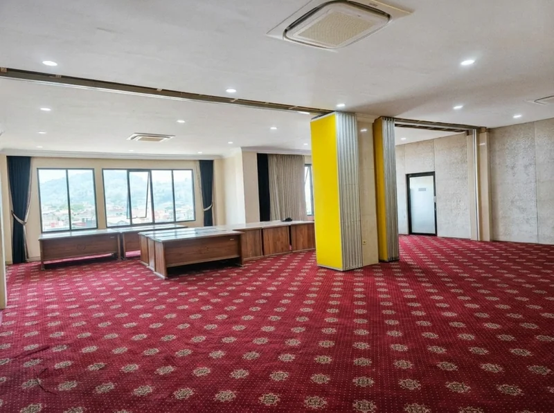 Sistem parkir partisi geser di pilar Bank EKA Bandar Lampung